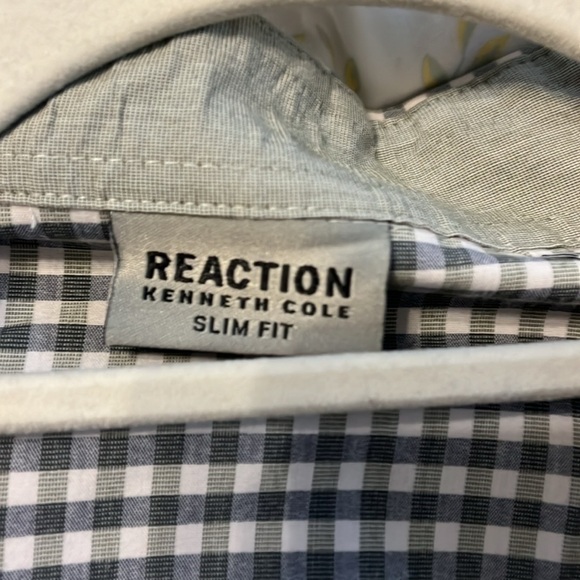 Mens button down Kenneth Cole shirt - Picture 4 of 4